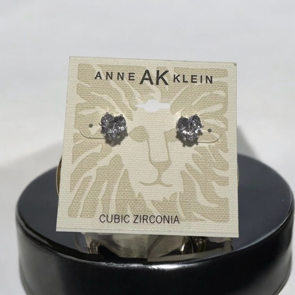 🆕Anne Klein Heart Earrings with Clear CZ Gemstones - Picture 7 of 11